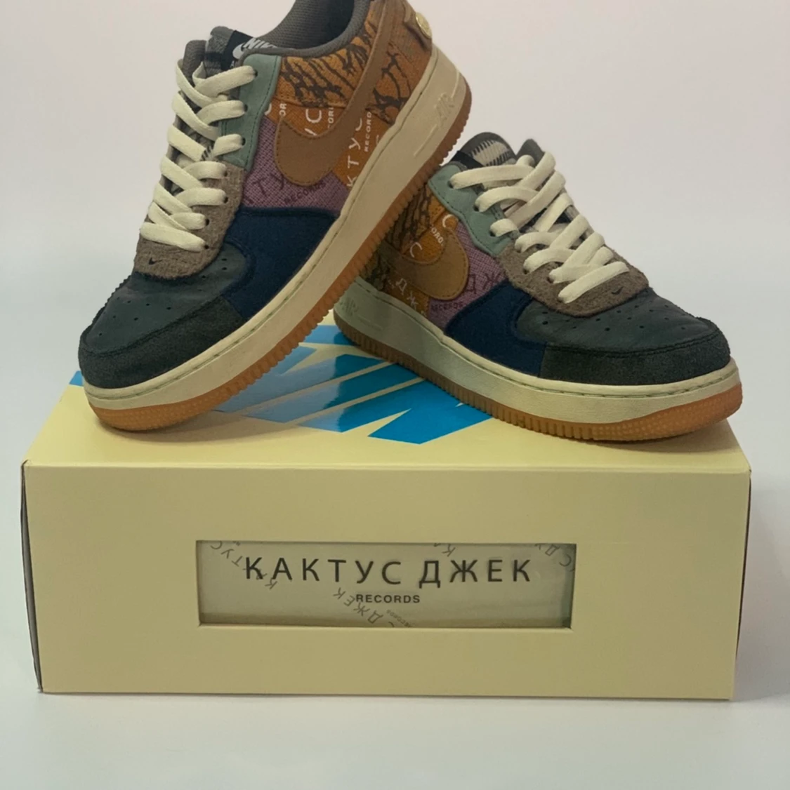 Travis scott cactus jack air force 1