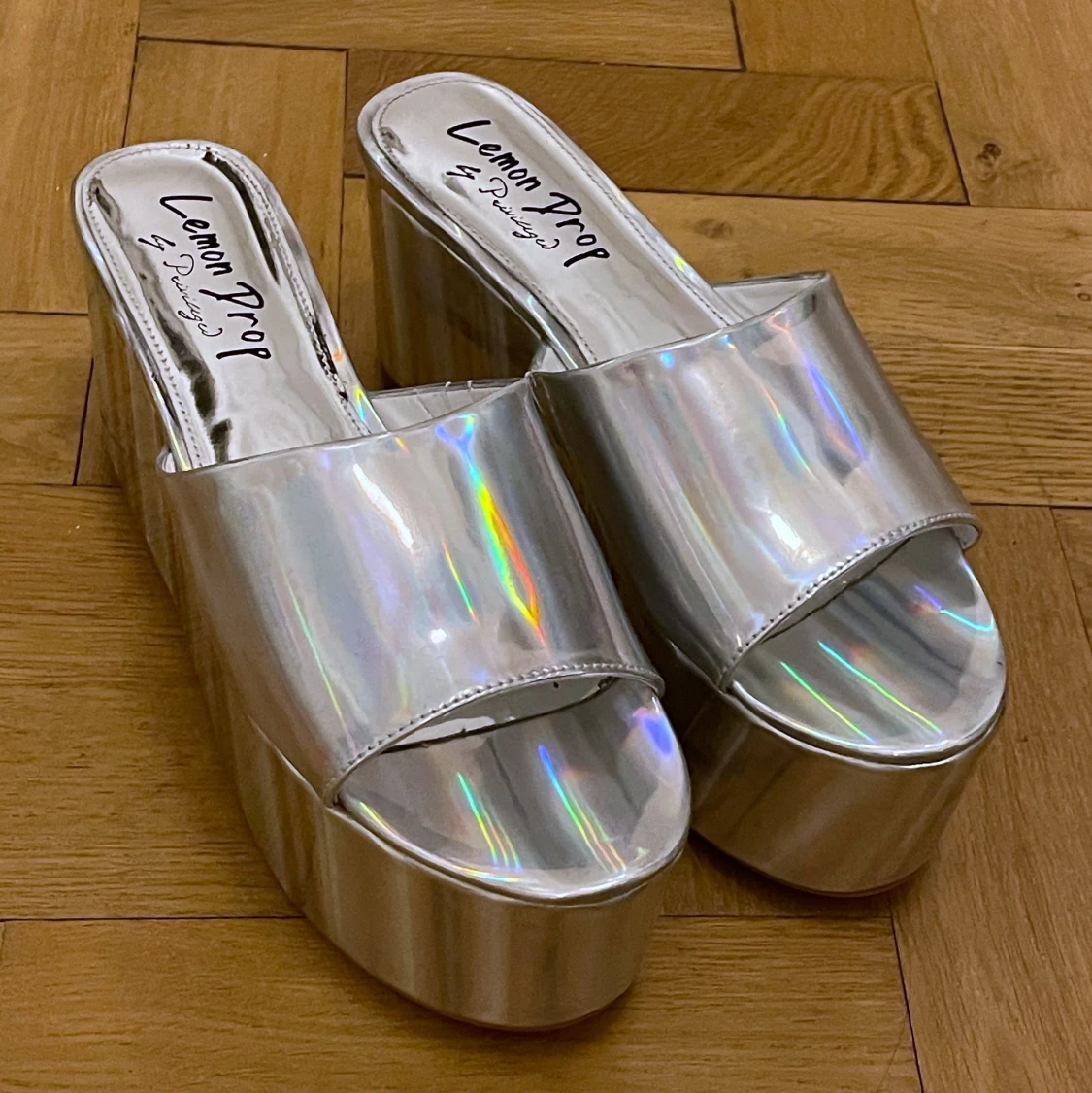 METALLIC PLATFORM SANDALS by LEMON DROP - 90