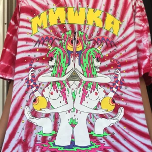 Tyedye tshirt! - Säljer min såå snygga tyedye tisha som passar till ett par snygga jeans eller som en tshirt-klänning! ❤️🤍