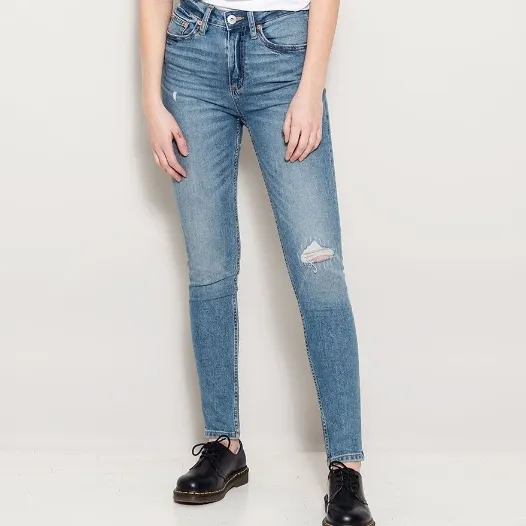 Ett par fina jeans från Lager 157 i storlek L. Oanvända!. Jeans & Byxor.