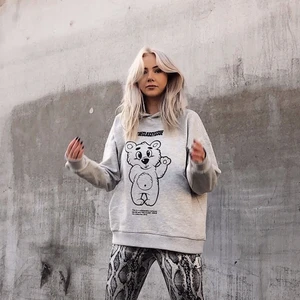 NA-KD x THE CLASSY ISSUE COLLAB HOODIE - Finns numera inte kvar att köpa! Den är XS och sitter snyggt på S, den sitter mer som S/M. Lite knottrig men annars i fint skick! BUDA!!