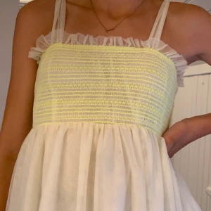 Zara topp strl s/164 - Säljer denna fina zara topp som jag aldrig använt! Så snygg till fest!!🥶🥶⚡️