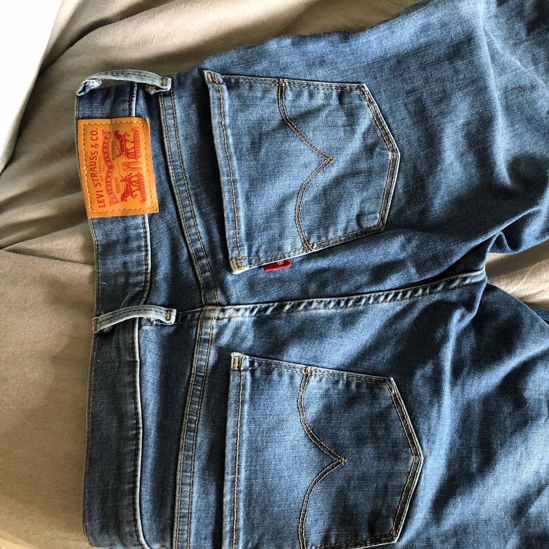 Blåa Levis jeans  - 90