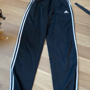 Adidas byxor - Fint skick