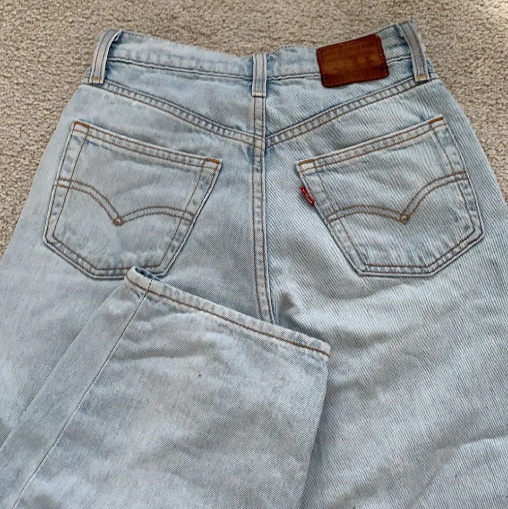 Säljer dessa jeans från Levi’s då jag har införskaffat mig nya, jätte bra skick! Priset kan diskutera! Ordinarie pris ca 1100kr. Jeans & Byxor.