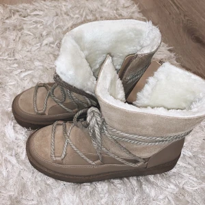 Snygga vinterskor - Inuikii liknande skor från Duffy, använda en gång och är supersköna, köpta för 750 💗