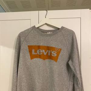 Säljer denna Levis tröja då jag tröttnat på🥰 pris kan diskuteras 