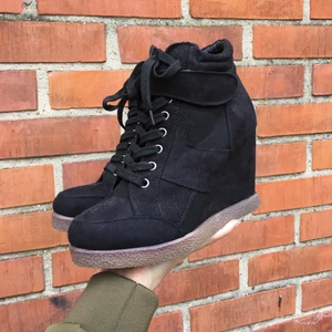 Platå / sneakers med högklack  - Aldrig använda! 🏴