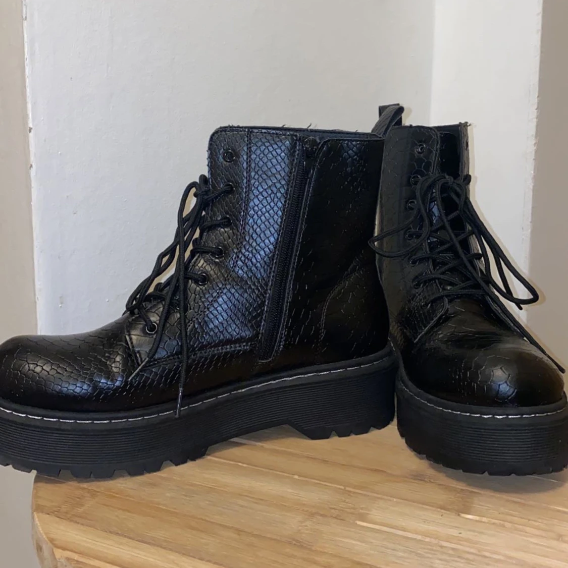 Helt nya kängor  - 91