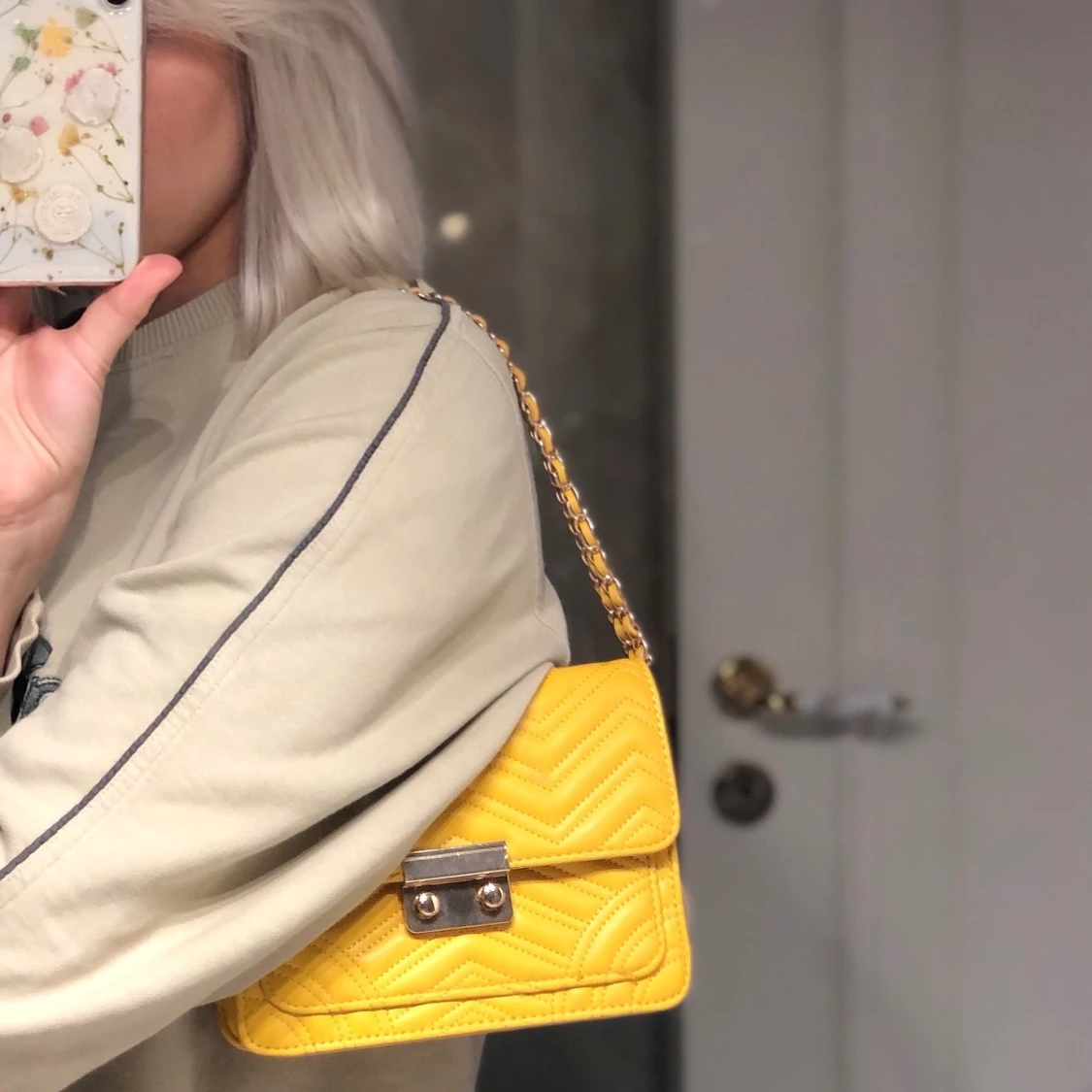 Axelväska från Mango - 91