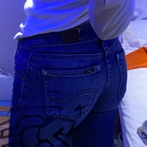 Low waist jeans - Low waisted bootcut jeans från Lee, skriv för bilder eller frågor💙