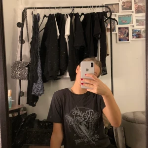 Svart t-shirt❣️ - Aldrig använda, köpt på Gina 💋