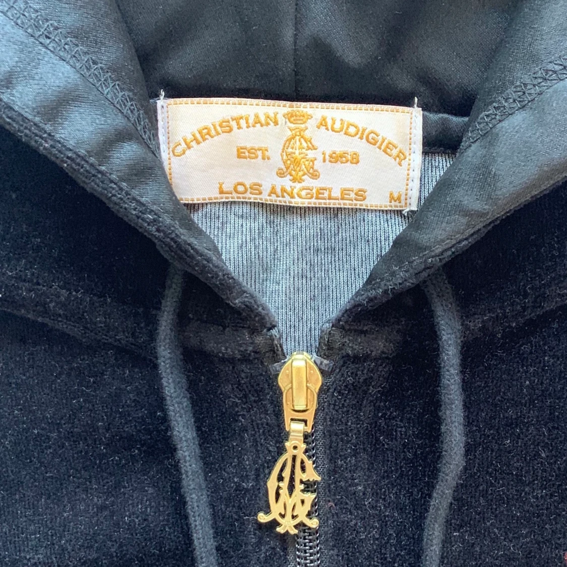 Svart 90-tals huvtröja i sammet - 91