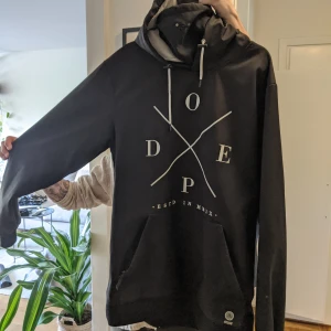 DOPE vinterjacka (herrmodel) - Skön snowboardjacka med ansiktsmask. Nypris 1300:- 