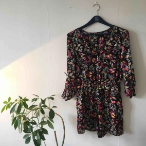  - Jättesöt byxdress från H&M! Storlek medium 38/40