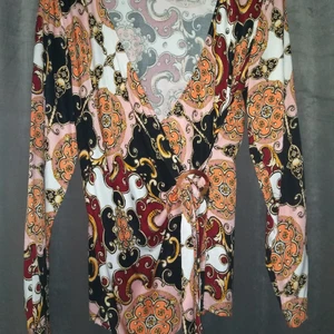 Topp - Snygg topp endast testad. Frakt tillkommer