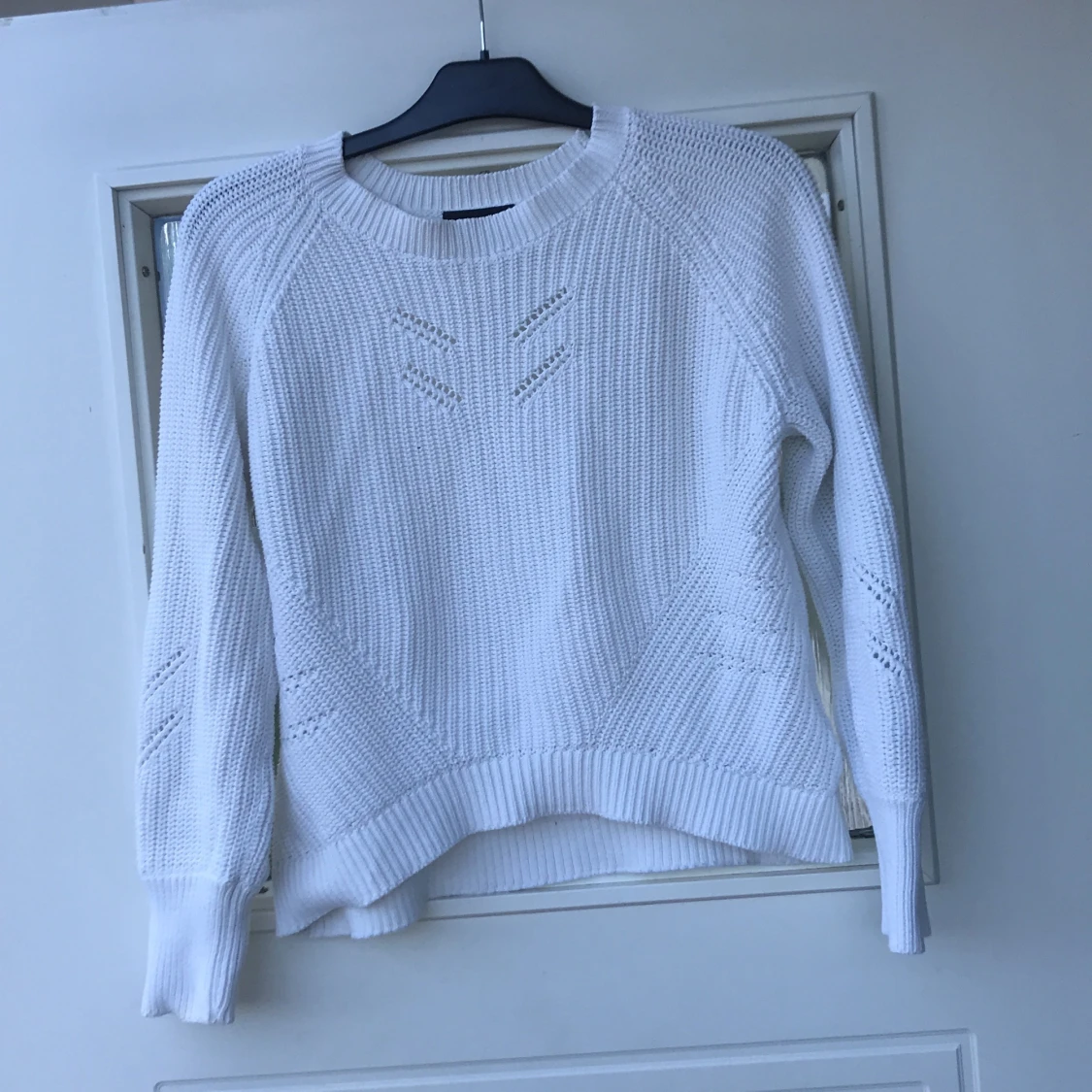 Vit stickad tröja 