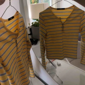  - Snygg randig tröja i bra skick. Skön och stretchig. Frakt ingår vid snabb affär😊