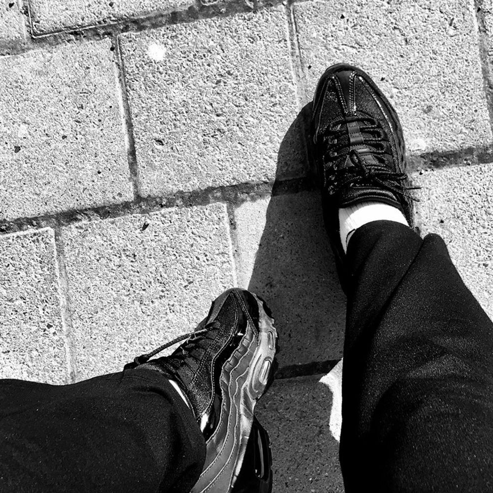 Säljer mina svarta Nike Air Force 95 som jag inte använder långre! Nypris låg på 1500! Frakt tillkommer 🤎. Skor.