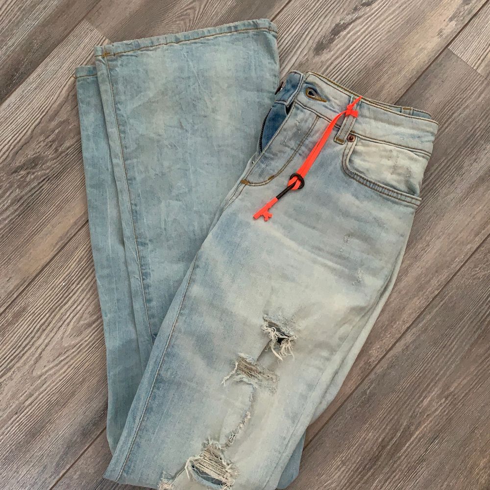 Jättesnygga jeans från Reign Italia🌸 Köpta för 2500kr på Raglady🌸 Pris kan diskuteras🌸 Knappt använda🌸. Jeans & Byxor.