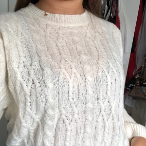 Kabelstickad tröja från NAKD, storlek S - ❌ Aldrig använd ❌, köparen står för frakten