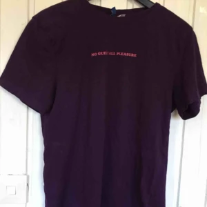  - Fet tröja från H&M, kan mötas upp i Karlskrona annars står köparen för frakten