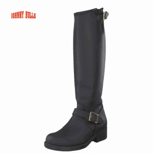  - Höga Johnny Bulls i svart med guld detaljer. Storlek 39, perfekt för mig som har 40 normalt och det får plats med en socka i också. Väldigt sparsamt använda. Fler bilder kan fås vid intresse.