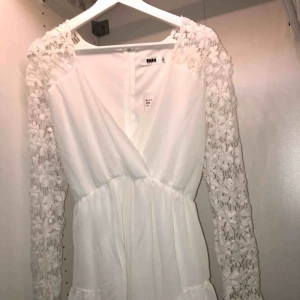  - Aldrig använt därav väldigt gott skick, superfin passform och perfekt till sommaren.