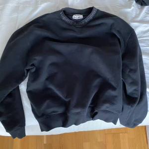 Acne studios tröja  - As nice och skön acne tröja använd ett fåtal gånger