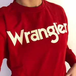Wrangler sweatshirt  - Röd sweatshirt, helt ny! Mycket bra skick! 