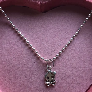 dödskalle halsband ☠️ - dödskalle ballchain halsband 💖 dödskallen är ca 1x1cm! 50kr + gratis frakt ☠️