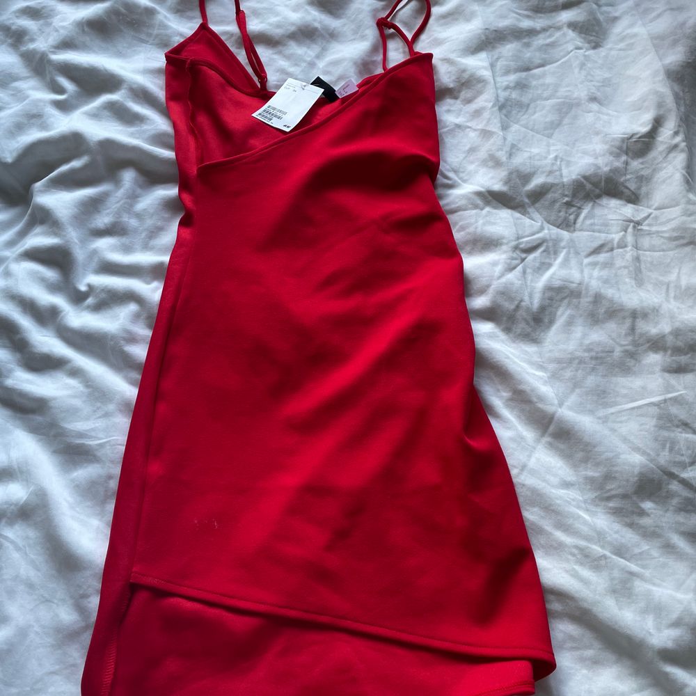 Röd klänning - H&M | Plick Second Hand