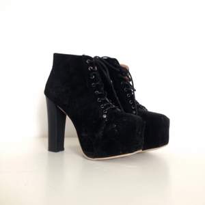 Platforms/heels in black faux suede from JoJo Cat! Only worn ONCE!