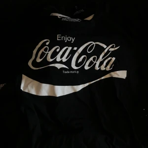 coca cola tshirt - Gratis frakt! Kortärmad coca cola tshirt stl m jättebra skick