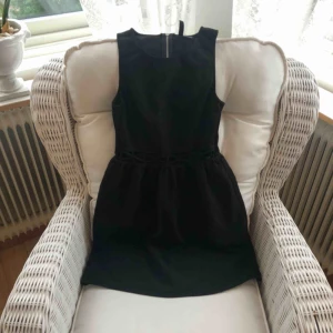  - Klänning från HM som är använd 1 gång. Frakt tillkommer☺️