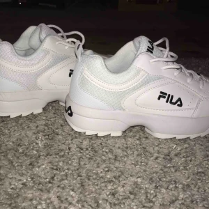  - Fila skor jätte fina säljer då jag inte hittat bra användning för dom aldrig använda bara provade nypriset var 800kr frakt tillkommer