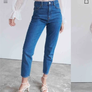  - Dagny mom jeans strl 34!