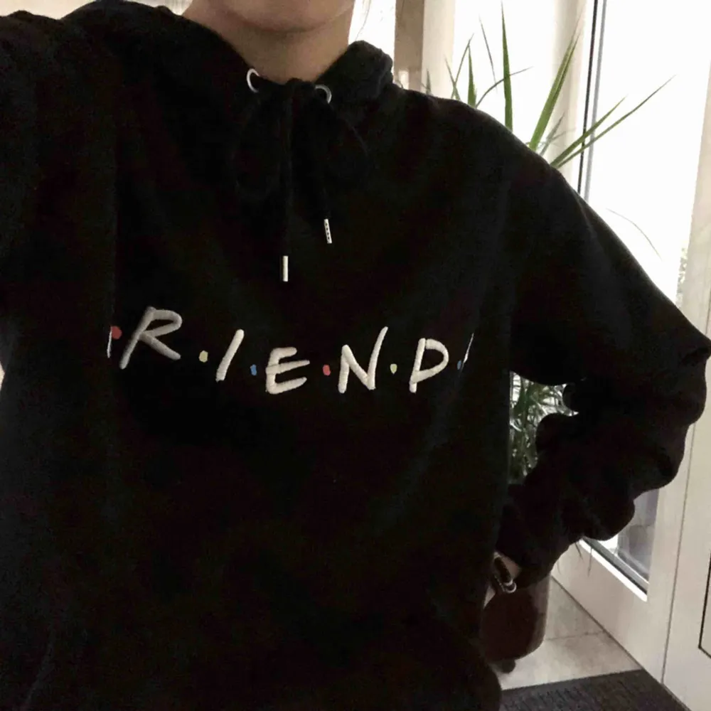 Frakt tillkommer på 79kr Väldigt skön o användbar o vem älskar inte serien!. Hoodies.