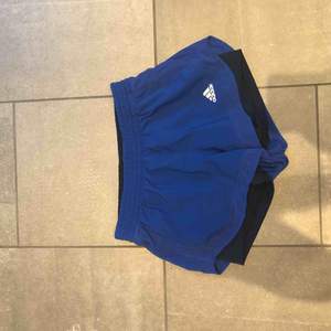 Adidas shorts blå 
