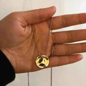  - Halsband från Ginatricot💗 nypris: 120kr, köparen står för frakt💗💗