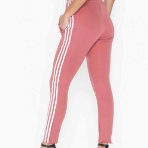  - Helt ny säljs på grund av fel strl. Strl 36 