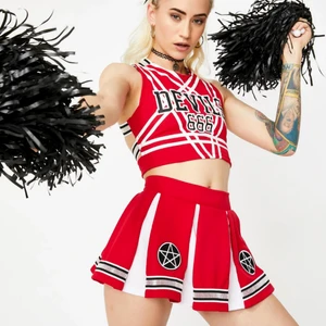  - Intressekoll på min Dolls Kill Devil's Cheerleader kostym. Endast använd en gång på Halloween förra året. 