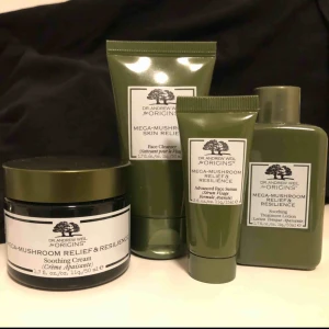  - Sälja denna mega mushroom skincare set från Origins - vissa är mer eller mindre använda - men har inte använda mer än 5 ggr - sälja pga den passar tyvärr inte min hud 