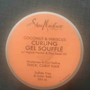  - Shea Moisture curling souffle. Oanvänd. Bara öppnad. Säljs pågrund beställde två stycken. Ny pris i butik 200. 