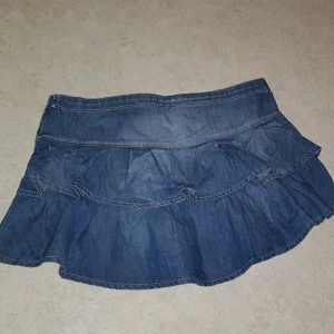  - Jeanskjol storlek M