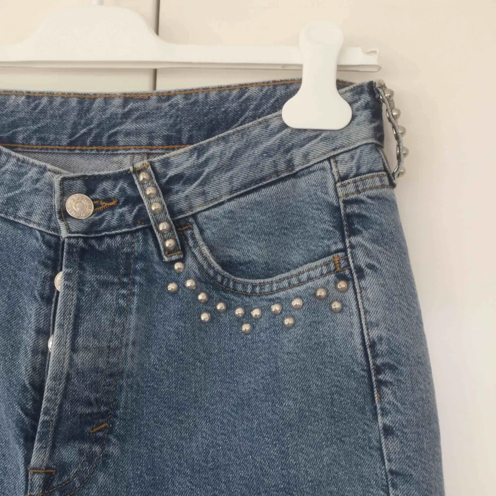 Mommy jeans strl 27/30. Vintagefit & High Waist. Köparen står för evt frakt. . Jeans & Byxor.