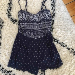  - fin jumpsuit köpt i Grekland 