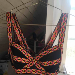  - Ny bikiniöverdel! Endast testat .35kr plus frakt