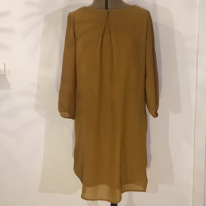  - Skön klänning använd en gång 