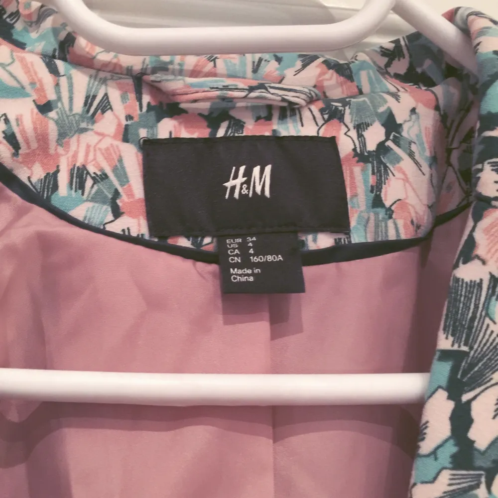 H&M, never used. Jackor.